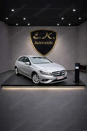 Mercedes-Benz A 180 BlueEfficiency Navigation, PDC, Klima, MFL, SHZ!!