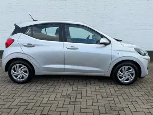 Hyundai i10 1.0*WinterPaket*RFK*Android*Apple*Klimaaut.* Bild 3