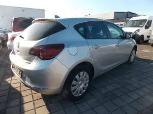 Opel Astra J Lim. 5-trg. Energy Bild 5