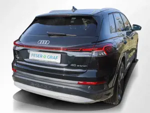 Audi Q4 e-tron 40 ACC Alu 20" HuD Navi RüKa Wärmep. Bild 3