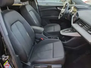 Audi Q4 e-tron 40 ACC Alu 20" HuD Navi RüKa Wärmep. Bild 5