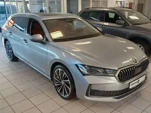 Skoda Superb Combi 2.0 TDI Laurin+Clement Leder Navi LED