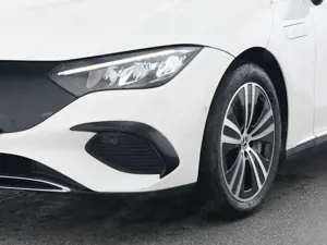 Mercedes-Benz EQE 300 Electric Art Advanced Plus # AHK+Service Bild 3