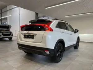 Mitsubishi Eclipse Cross 1.5 Turbo Top Black-Editition HuD Pano Bild 4