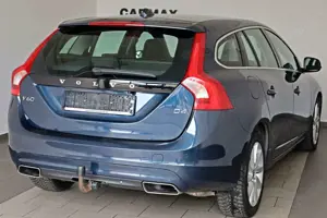 Volvo V60 Kombi Momentum T.Leder,Navi,Xenon,Kamera,AHK Bild 2