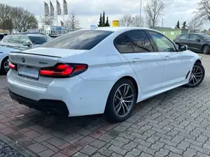 BMW 530 i M Sport*LIVE-COCKPIT*R-CAM*LEDER*LED* Bild 3