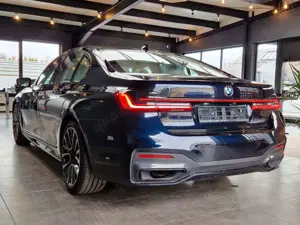 BMW 730 d M Sport Shadow*1.HAND*PFLEGEMODELL*360°KAM Bild 4