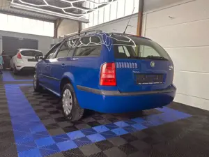 Skoda Octavia Combi Tour TÜV NEU ( 1 Hand ) Bild 5