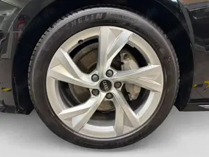 Audi A4 40 TFSI quattro S line Matrix Virtual Bild 5
