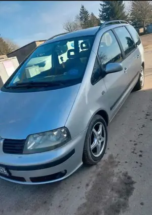 SEAT Alhambra 1.9 TDI Vigo Bild 3