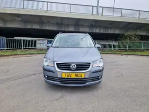 Volkswagen Touran ..Top Zustand   Benziner 1.6L..  TÜV 10 . 2027