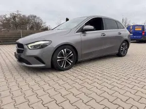 Mercedes-Benz B 200 d 8-G DCT Automatik NAVI KAMERA ACC AHK