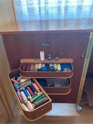 Pfaff Schranknähmaschine Vintage - voll funktionsfähig mit Motor