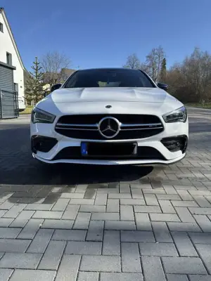 Mercedes-Benz CLA 35 AMG 4Matic Speedshift 7G-DCT *AERO*PANO Bild 3