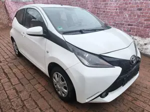 Toyota Aygo x-play touch 1.0 Frontschaden Airbags Ok