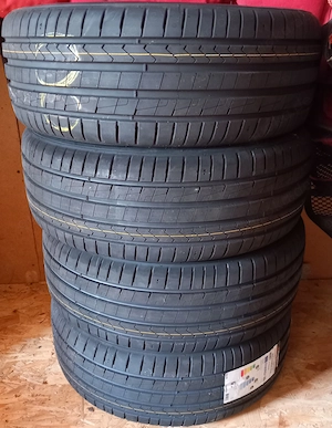 Kompletter Reifensatz nagelneuer Hankook Ventus Prime 4   K 135 Sommerreifen