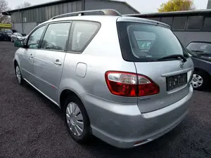 Toyota Avensis Verso 2.0 D-4D C Nur 5-Sitze Bild 3