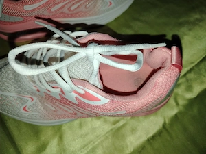 Snickers in Rosa weiss