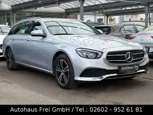 Mercedes-Benz E 220 d T AVANTGARDE 1-HAND*WIDESCREEN*LED*AMBIE Bild 2
