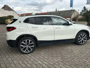 BMW X2 xDrive20d Head-Up HiFi DAB LED WLAN Shz PDC Bild 4