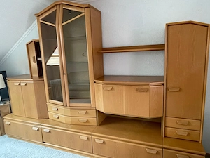 Zu verschenken Wohnwand und TV Tisch