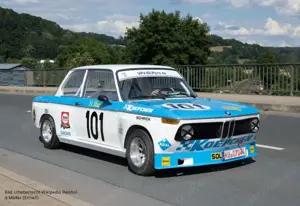 BMW 2002 zwei Fahrzeuge zusammen