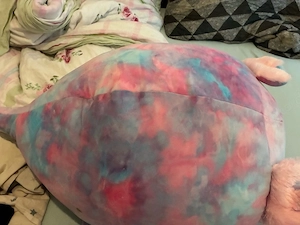 RIESEN Axolotl-Plüschtier - Smoochy Pals (Batik Design)