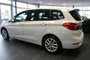 BMW 218 d Advantage Bild 4