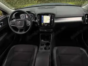 Volvo XC40 T3 Geartronic Momentum PRO, 1. Hand, Teilleder, Kamera, Navigation,  BLIS,  autom. Heckkl Bild 3