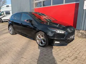 Ford Focus Lim. ST Leder PDC 18" Beh. Lenkrad