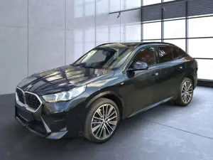 BMW X2 sDrive M Sport*AHK*PANO*Massagesitz