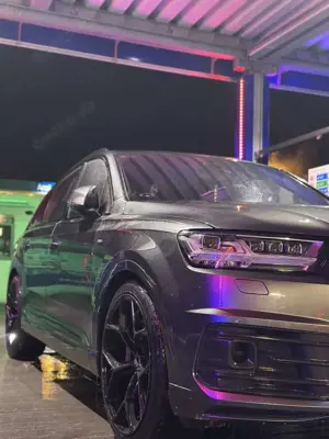 Audi Q7 3.0 TDI quattro tiptronic Voll Bild 2