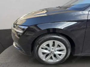 Skoda Octavia Combi Style 2.0 TDI DSG Navi AHK LED Bild 3