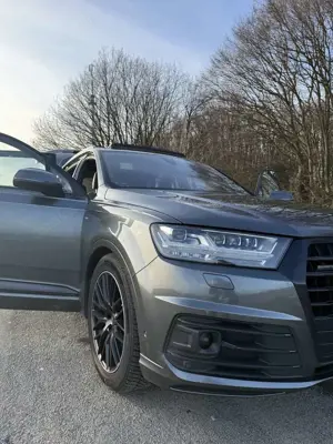 Audi Q7 3.0 TDI quattro tiptronic Voll Bild 5