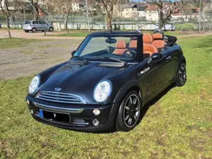 MINI Cooper Cabrio Mini Cooper Cabrio Sidewalk