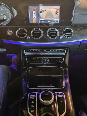 Mercedes-Benz E 300 E-Klasse 9G-TRONIC AMG Line