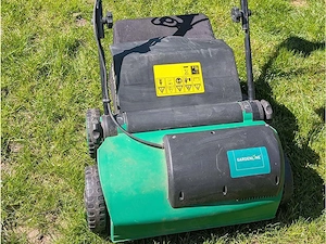 Rasen Vertikutierer motorbetrieben