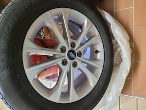 Alufelgen mit Winterreifen