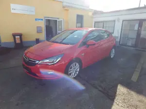 Opel Astra Edition*1.HAND*72000 TKM*LED*SITZH*LENKRADH*TEMP*