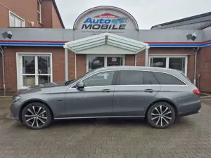 Mercedes-Benz E 300 E 300 DE NAVI RFK AHK SCHWENKBAR 360 KAMERA TOP