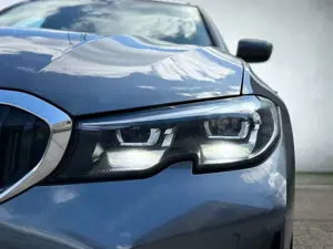 BMW 320 3 Touring 320 d Sport Line LED 1ERH AHK ACC Bild 5