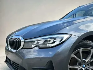 BMW 320 3 Touring 320 d Sport Line LED 1ERH AHK ACC Bild 4