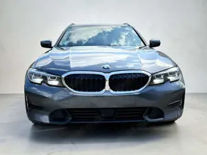 BMW 320 3 Touring 320 d Sport Line LED 1ERH AHK ACC Bild 2