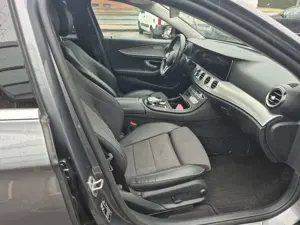 Mercedes-Benz E 300 E 300 DE NAVI RFK AHK SCHWENKBAR 360 KAMERA TOP Bild 5