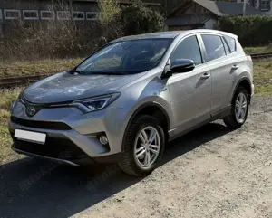 Toyota RAV 4 2.5 4x2 Hybrid Team Deutschland