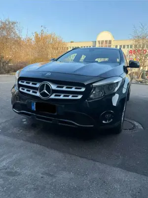 Mercedes-Benz GLA 180 d Business auto