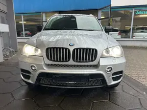 BMW X5 xDrive30d 7Sitzer HeadUp AHK 8xFachbereifft. Bild 2