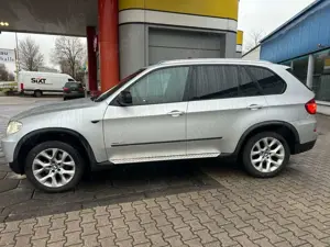 BMW X5 xDrive30d 7Sitzer HeadUp AHK 8xFachbereifft. Bild 4