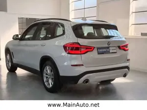 BMW X3 xDrive 20d Aut/SportSitze/HeadUP/AHK/CAM/SPUR Bild 4