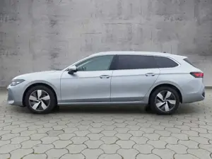 Volkswagen Passat Variant 1.5 eTSI DSG AHK/IQ.DRIVE/TRAVEL Bild 2